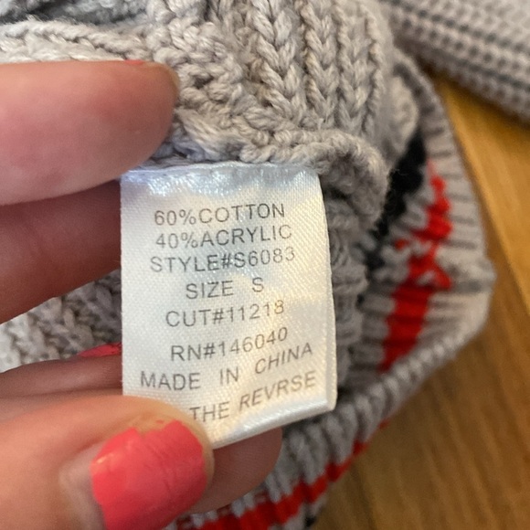 Signature8 Women’s Grey Knit Cross Front Sweater Size S - Picture 5 of 9